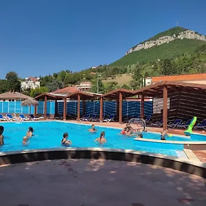 Camping Mobil Xxl 4 - Le Viaduc, Millau